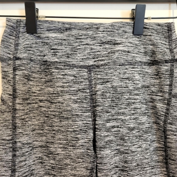 Hollister Black Gray Heather Patterned Tight Leggings Extra Small High Waist EUC - Picture 3 of 8